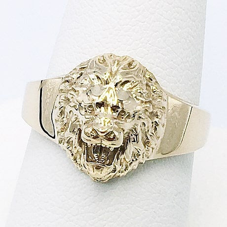 Lion medallion men's ring 18k yellow gold - Quinn's Goldsmith