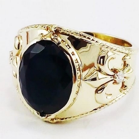 Men's Gold Signet Ring with Onyx